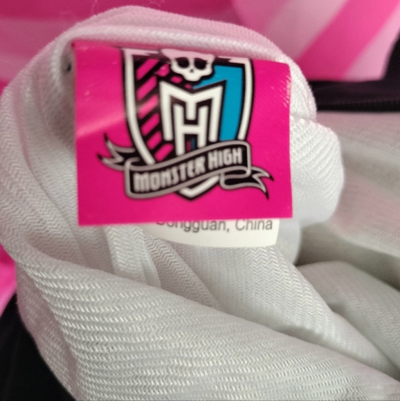 Plush Kawaii Skull Backpack - Picture 4 of 6